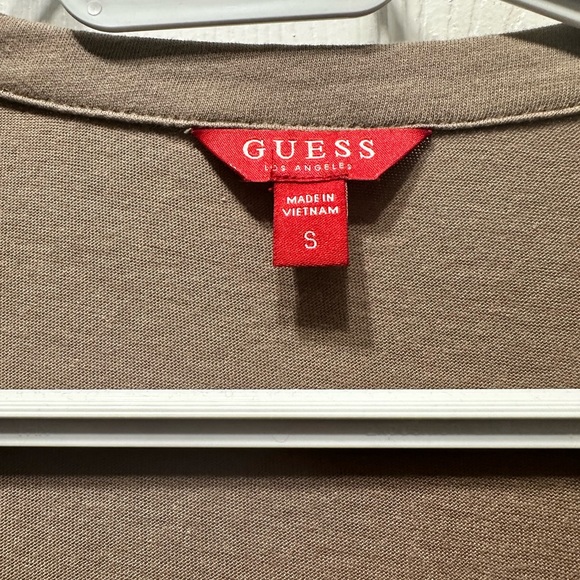 Guess shirt - Picture 2 of 2